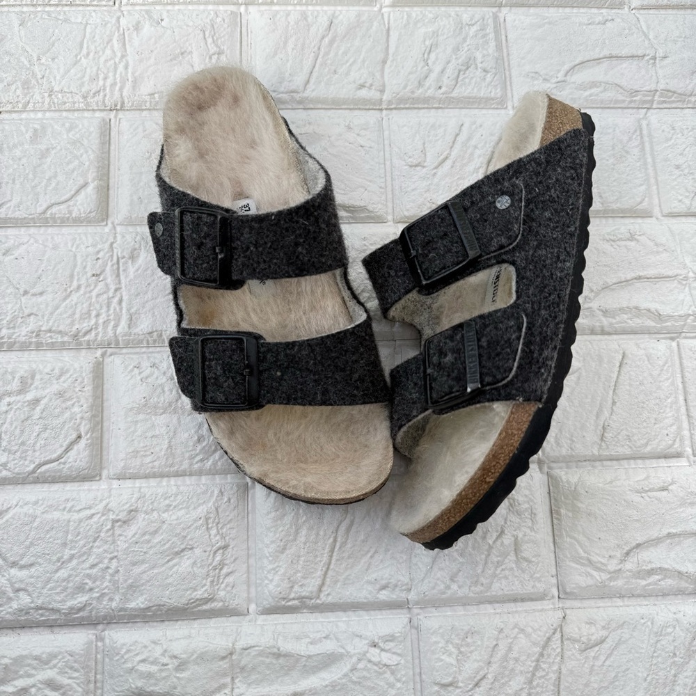 Fur lined Birkenstocks size 6 women’s